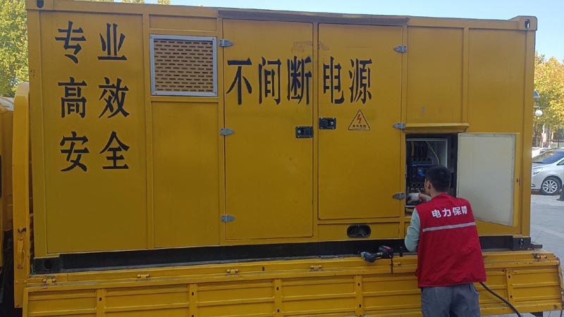 海林柴油发电机组和UPS电源配合使用时，如何避免切换过程中的电力中断？